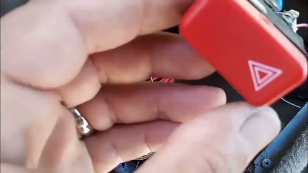 Ep82 Fazendo o chicote da seta e do botão do pisca alerta do O371