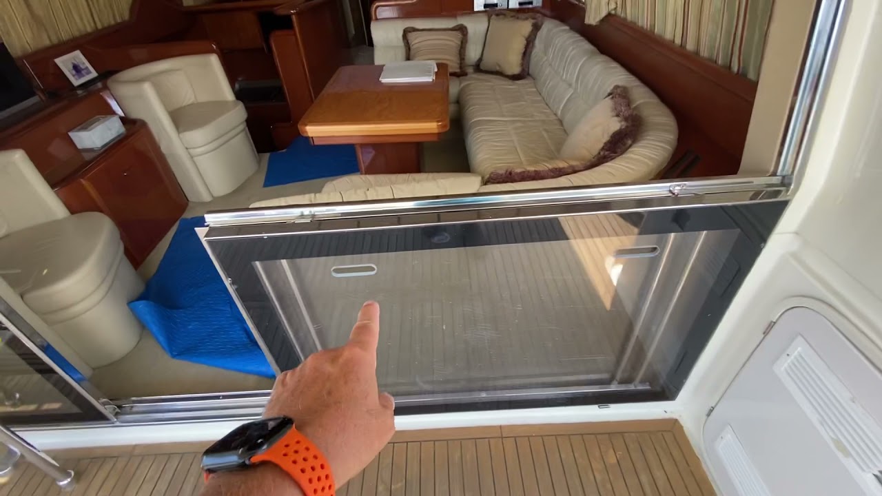 1999 53 Ferretti interior