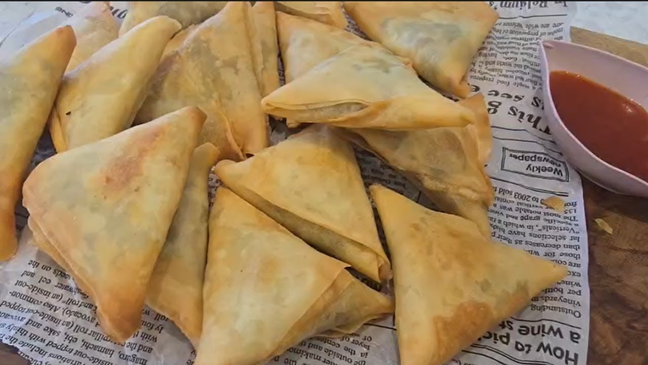 Easy & Crispy Qeema Samosa Recipe | Ramadan Iftar Special | Saima's Kitchen