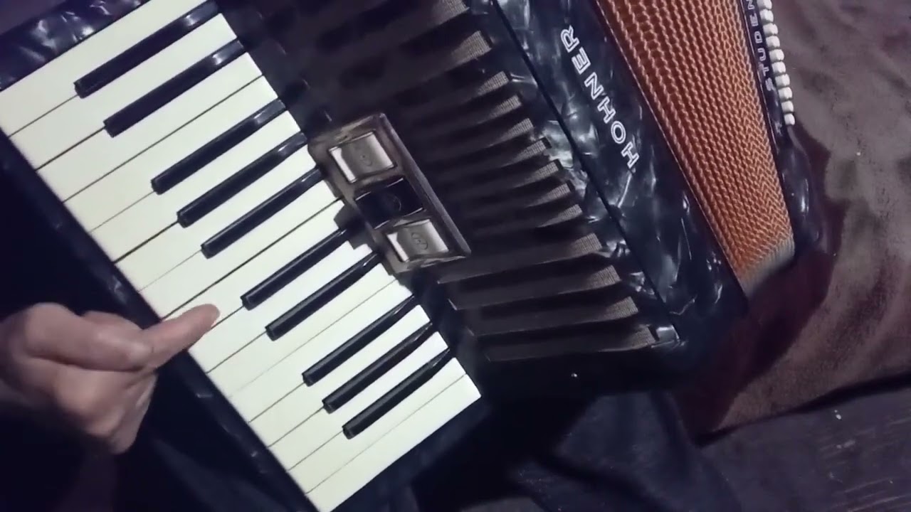 T-17 TUTORIAL MULȚI ANI TRĂIASCĂ ȘI CÂTE-UN PIC PIC PIC.