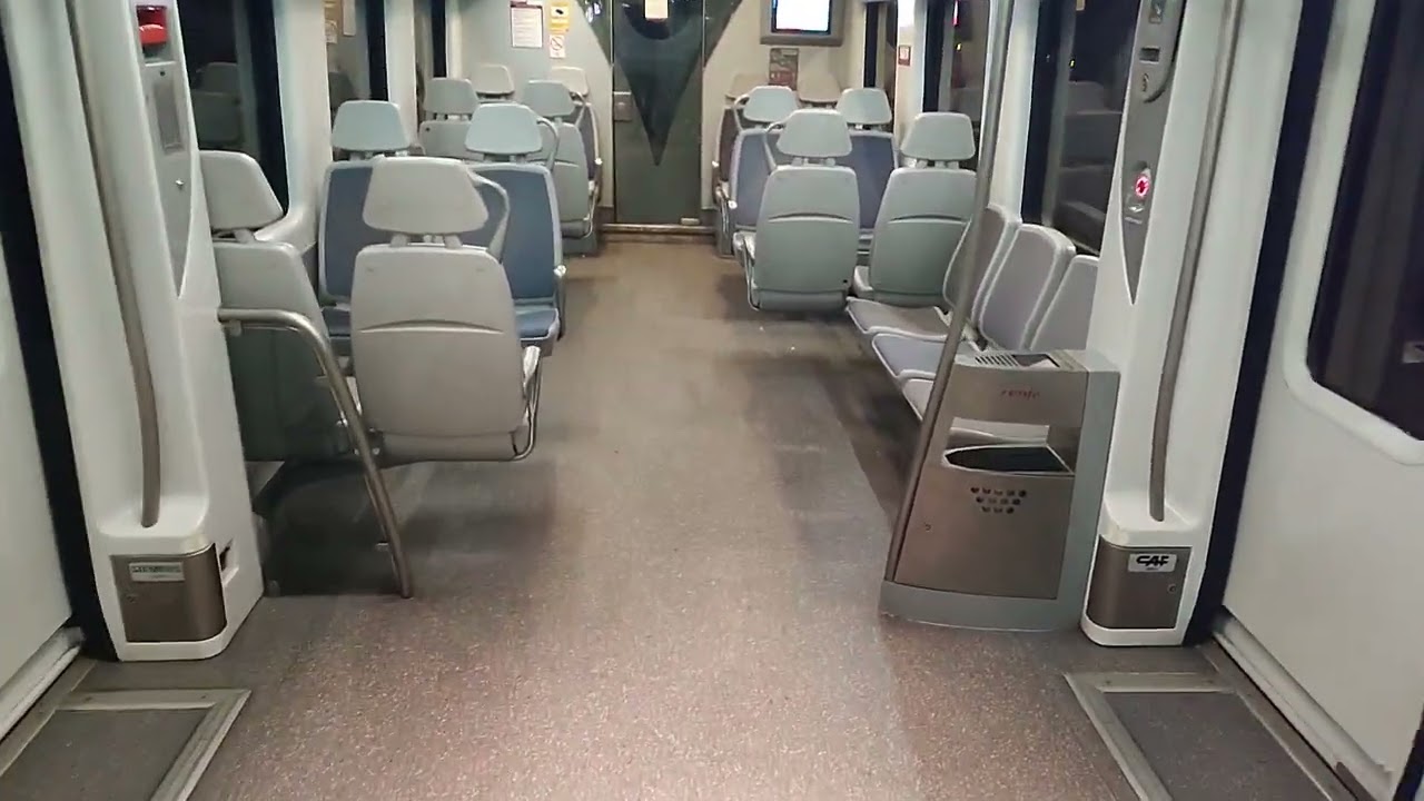Paseo Interior Renfe 463-504 CAF, muy similar al 505 y 506