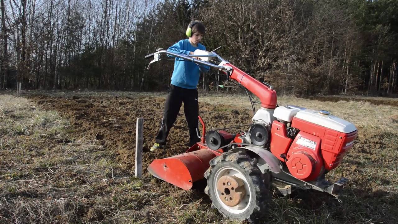 Garten mit einer Gartenfräse Honda F800 anlegen!
