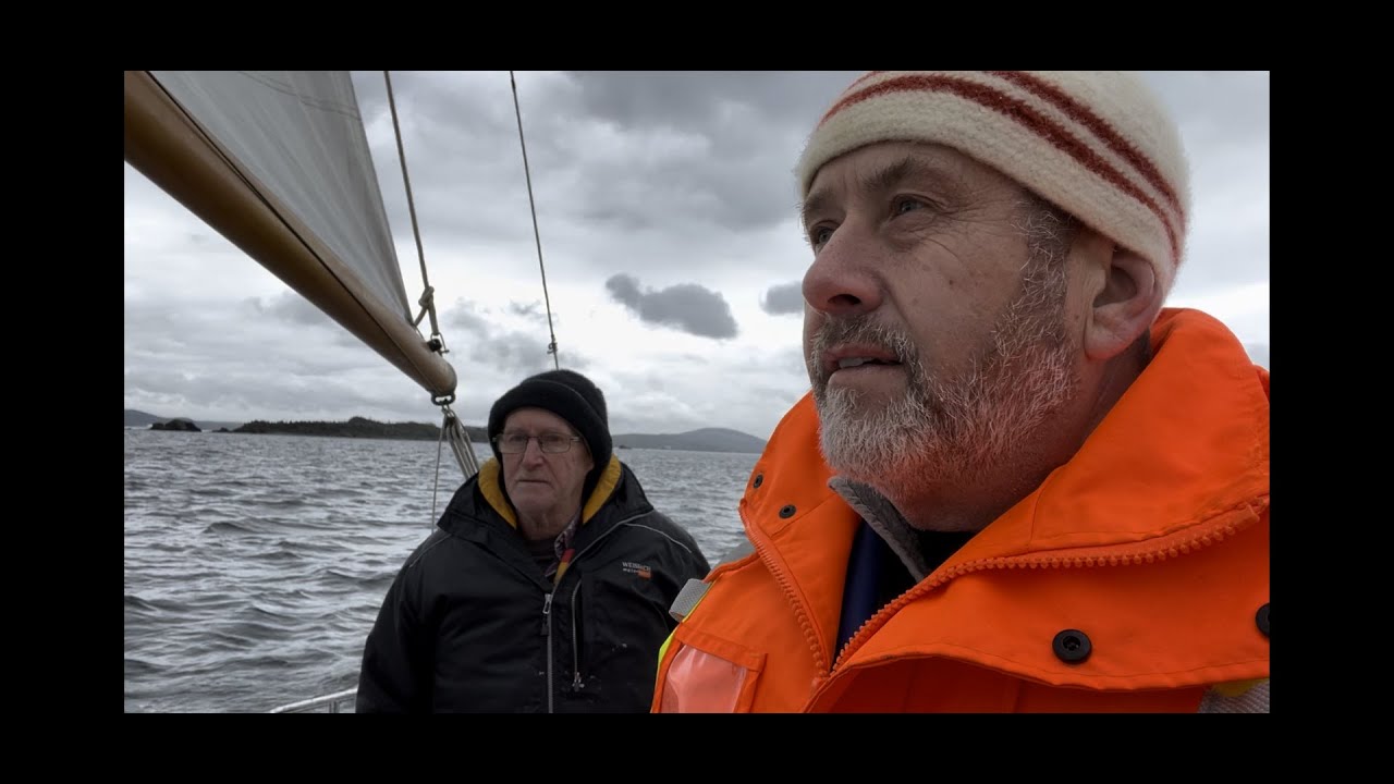 EP 16 : Life & Sailing - Late October Sailing on Gerald's Beneteau 32 Evasion in Newfoundland