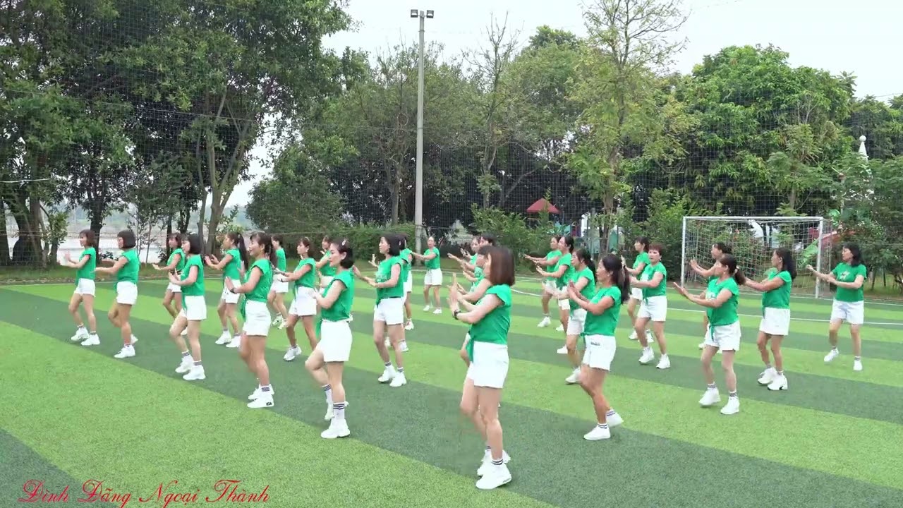 Du hành khắp thiên hạ - KVTT thôn Đông xã Kim Nỗ, Đông Anh, Hà Nội - Mừng CLB tròn 5 tuổi