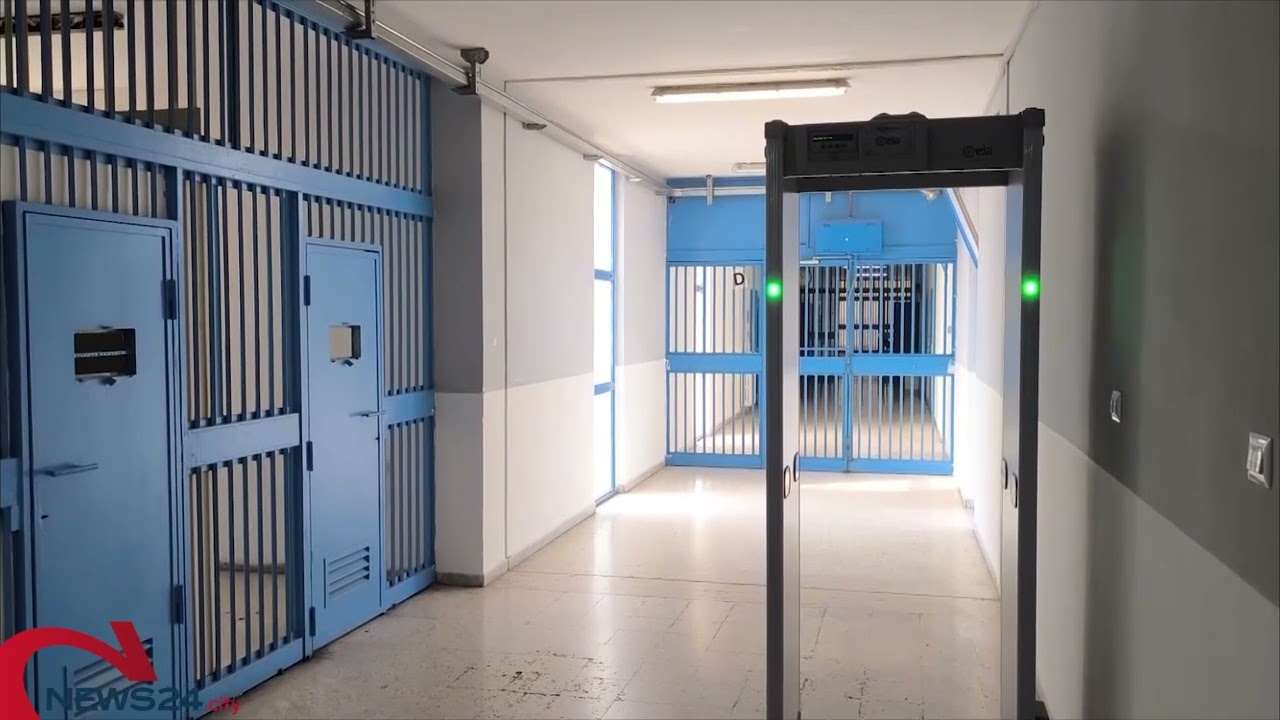 FOGGIA | gli agenti della Penitenziaria scoprono un detenuto impegnato in una diretta su TikTok