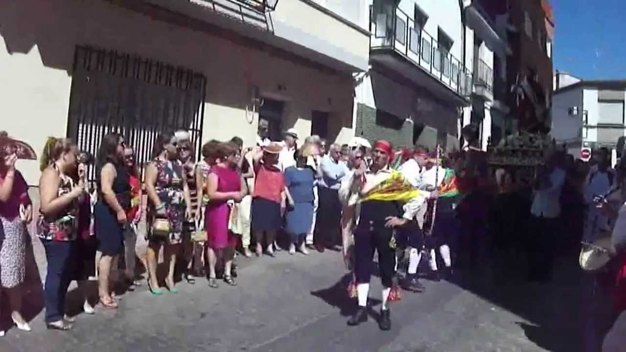 MONTEHERMOSO. SAN BARTOLOMÉ 2012. PROCESIÓN. SALIDA DEL SANTO