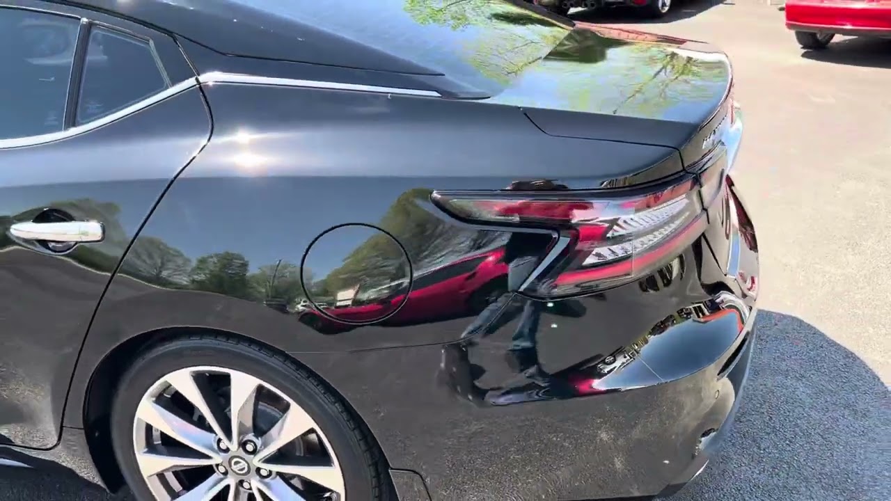2019 Nissan Maxima Platinum black walk around