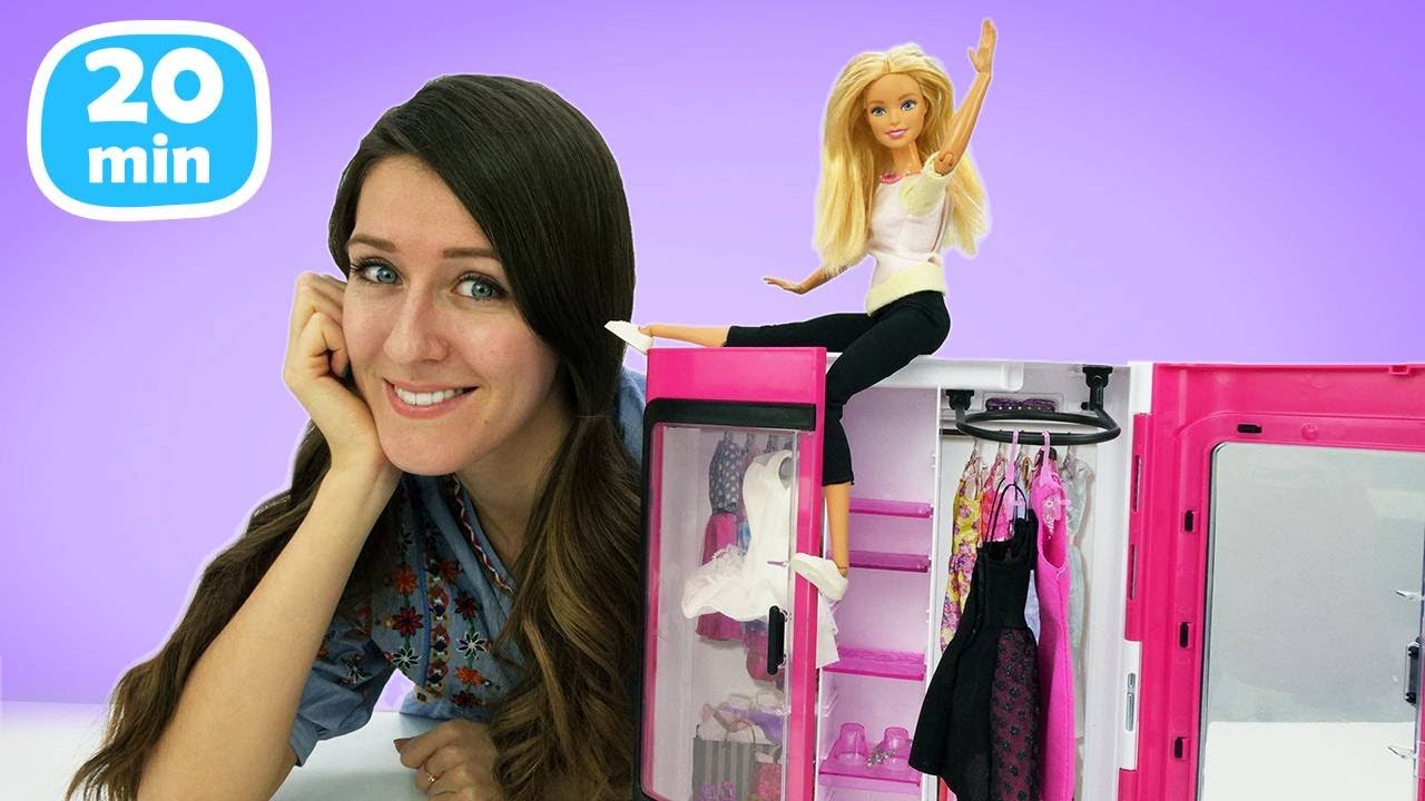 Barbie y su amiga Ana visitan una tienda