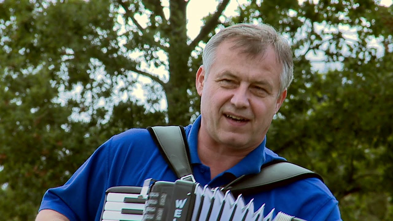 KAPELA KOZLAŇÁCI - Muzikant byl táta