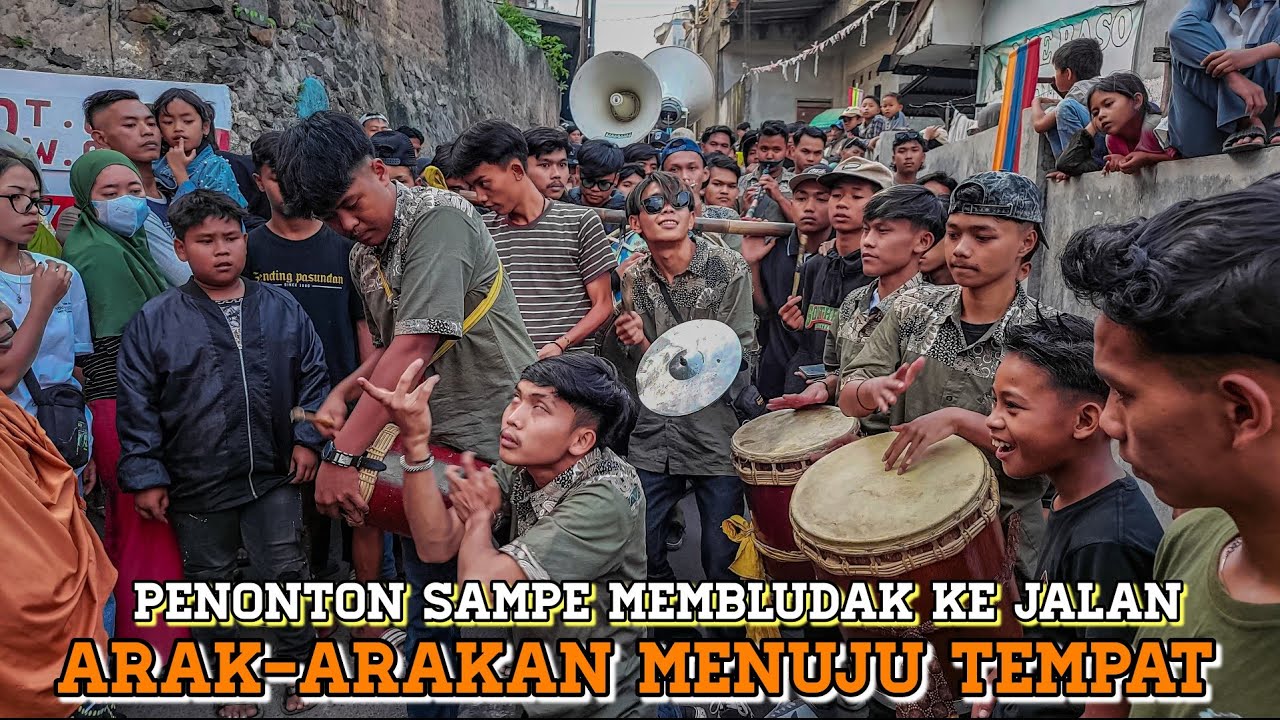 KESERUAN ARAK-ARAKAN MENUJU TEMPAT!!! PENONTON SAMPE MEMBLUDAK KE JALAN | SENI REAK PURWA KANCANA