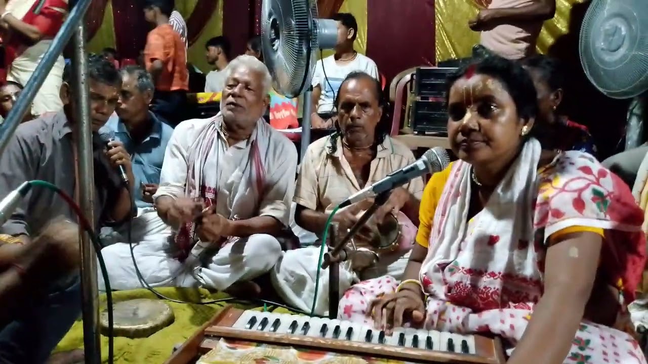 একটি গুরুর বন্দনা কীর্তন শুনে দেখুন আশা করি ভাল লাগবে। লাইক দিবেন শেয়ার করুন হরে কৃষ্ণ।