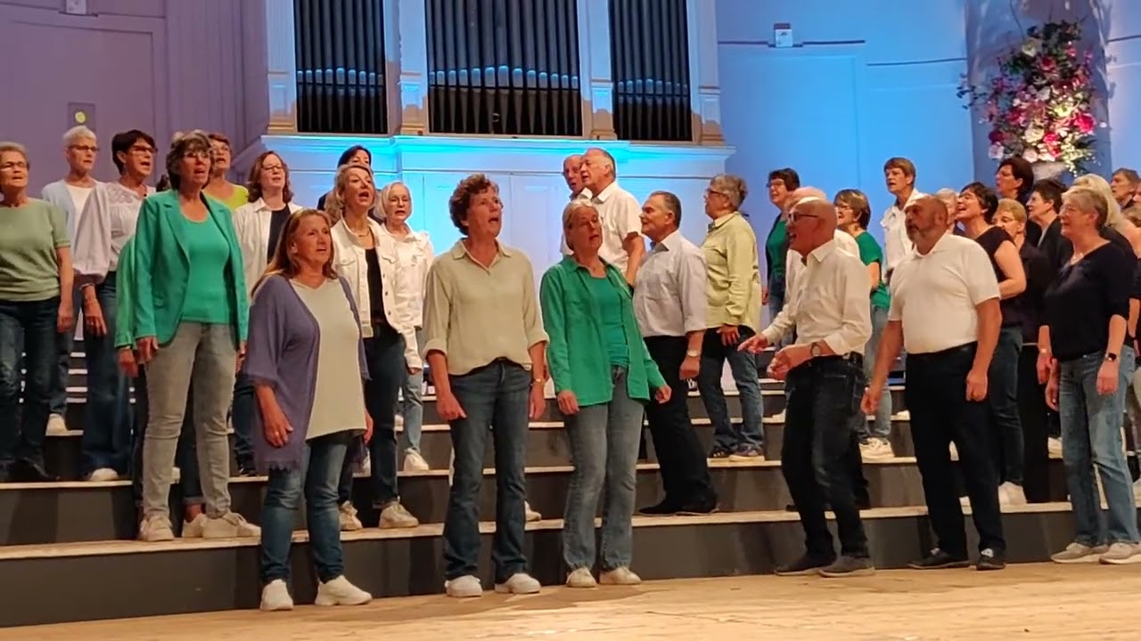Zanggroep KoRije zingt 'Multicolor' van Son Mieux