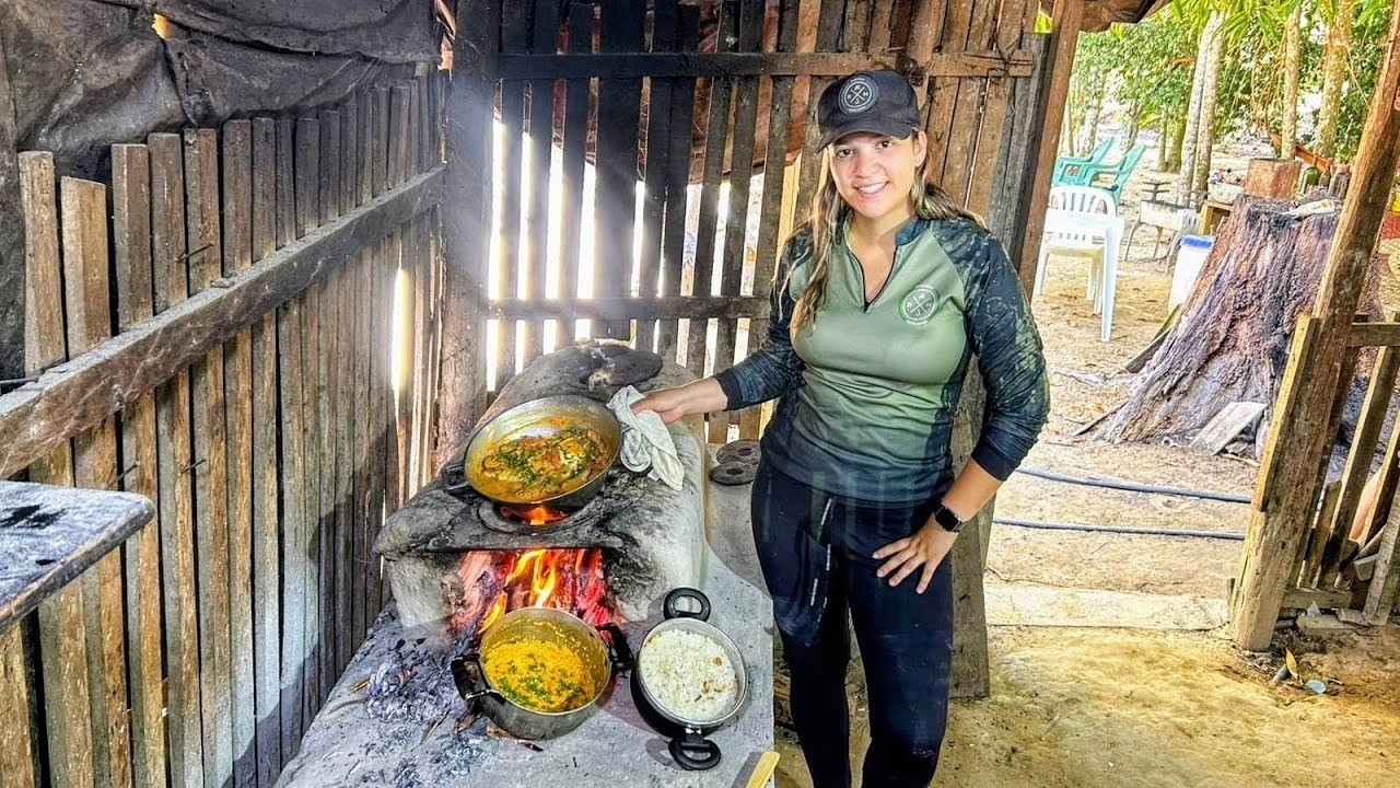 Pescaria no Meio do Rio e Moqueca com Pirão no Fogão a Lenha