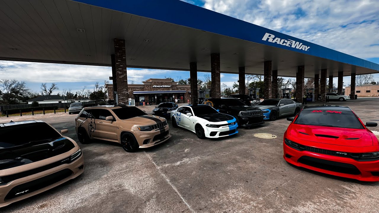 2 TrackHawk и 4 Hellcat отправляются в путешествие