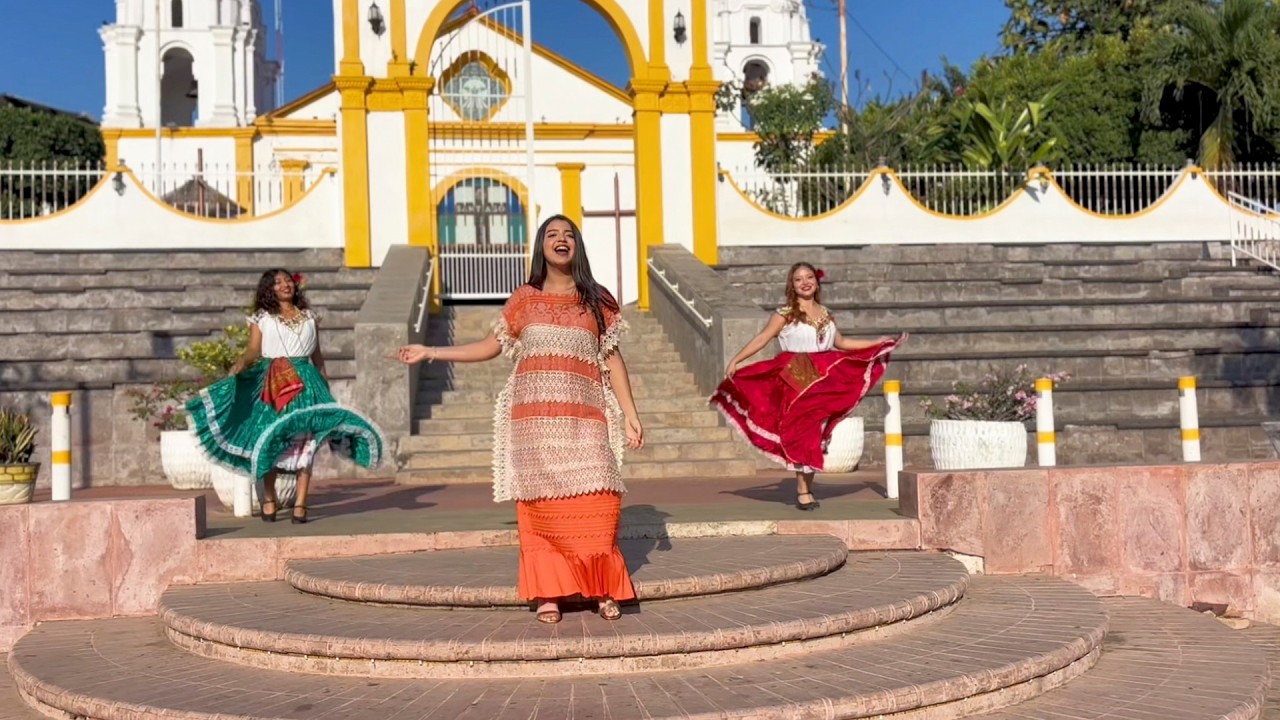 Ayutla de mi Amor - Lupita Villanueva (Video Oficial)