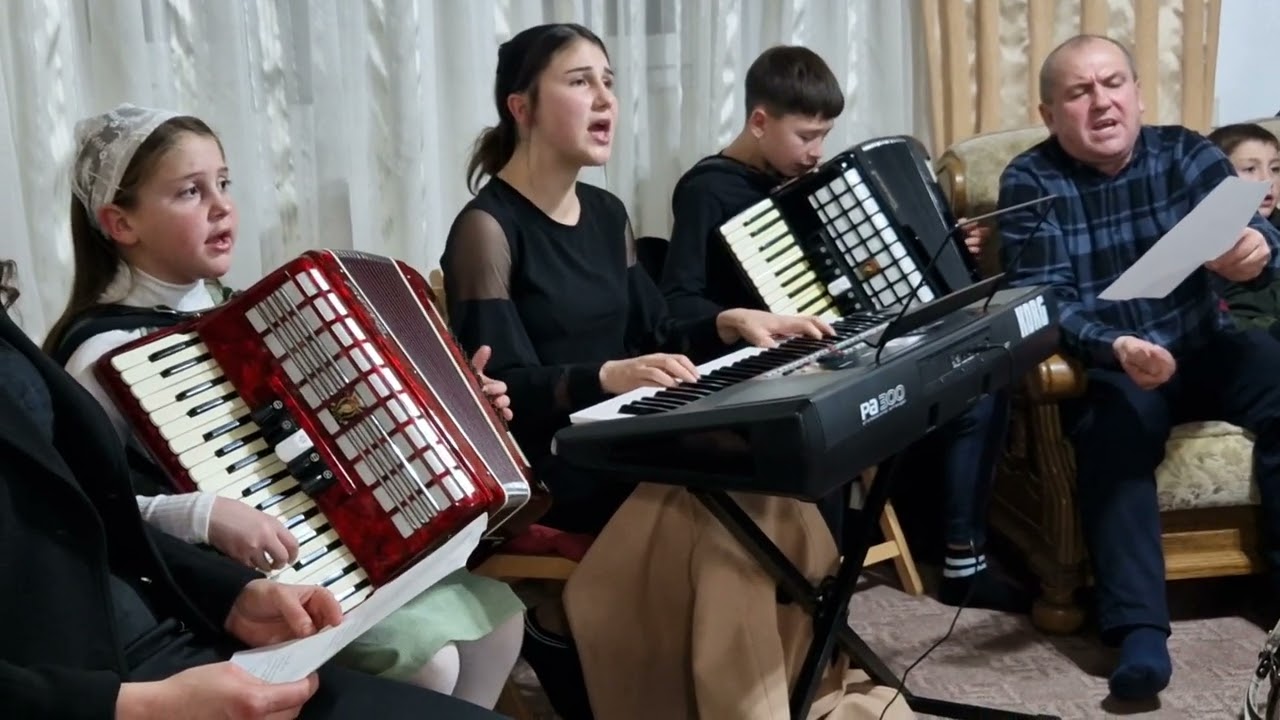 Greu e Doamne-n suferință ~ Familia Țapciuc