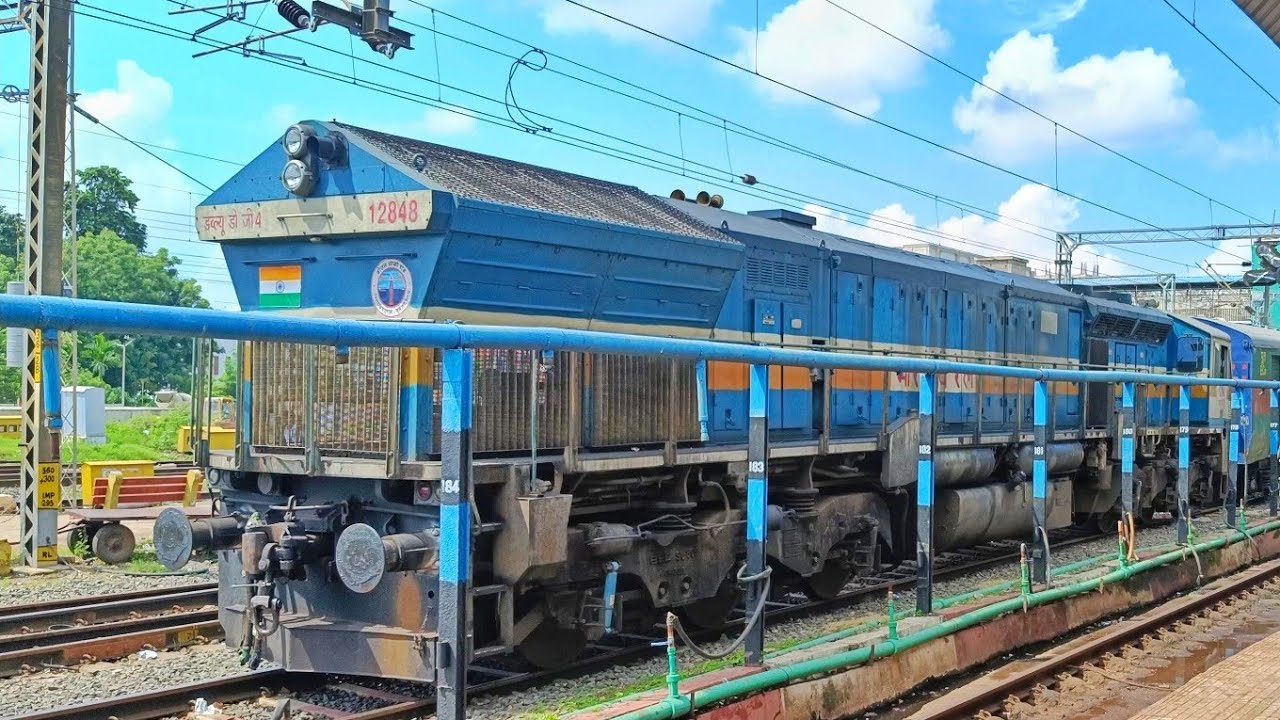 WDG-4 DIESEL LOCO COMING BACKWARDS WITH QT AND WHEEL COACHES BEFORE DEPART🔥🚂