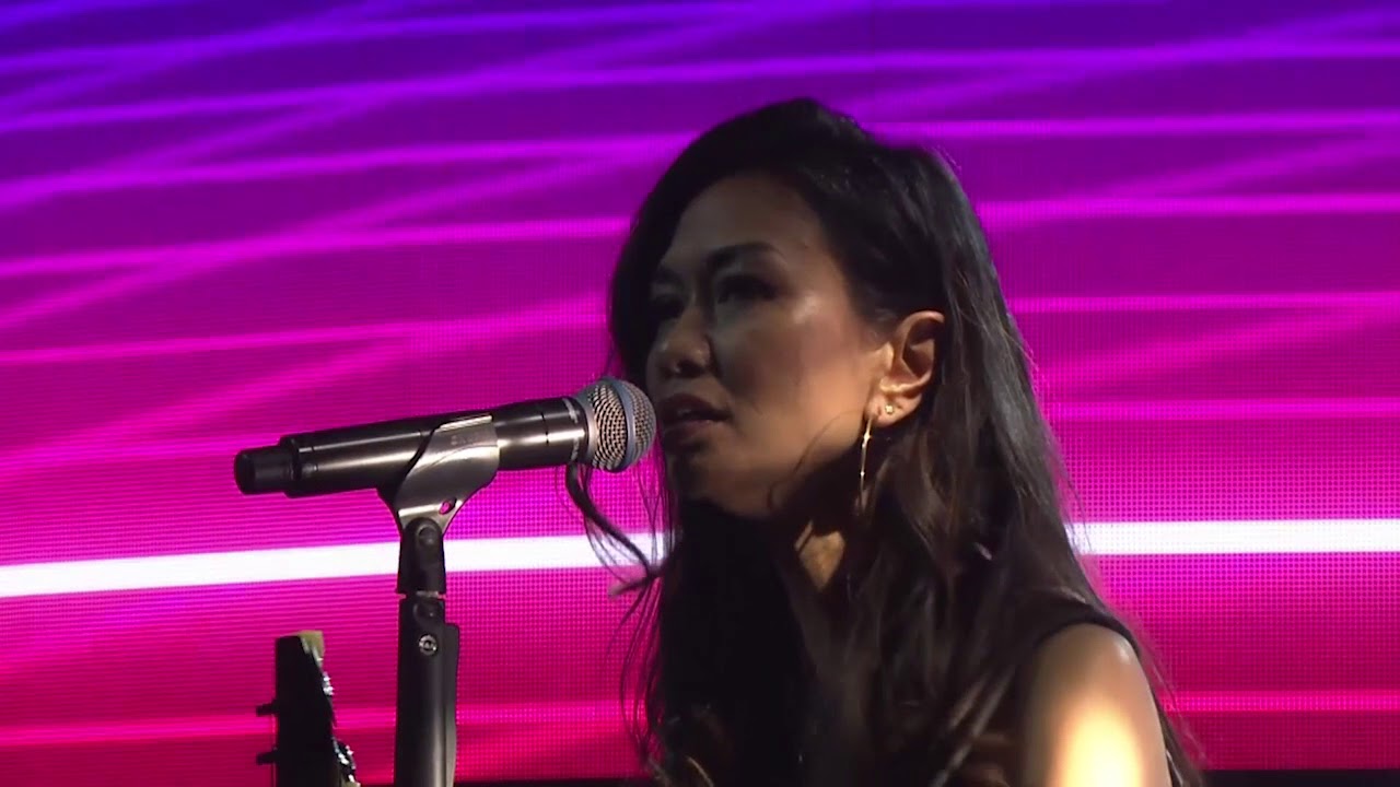 Sharon O'Neill tribute performance by Stellar*