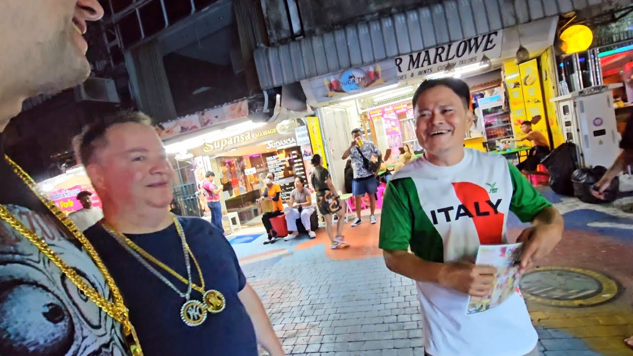 Do not Follow THIS GUY! Lol. Pattaya at night. 🇹🇭 (4K Walk September 2023)