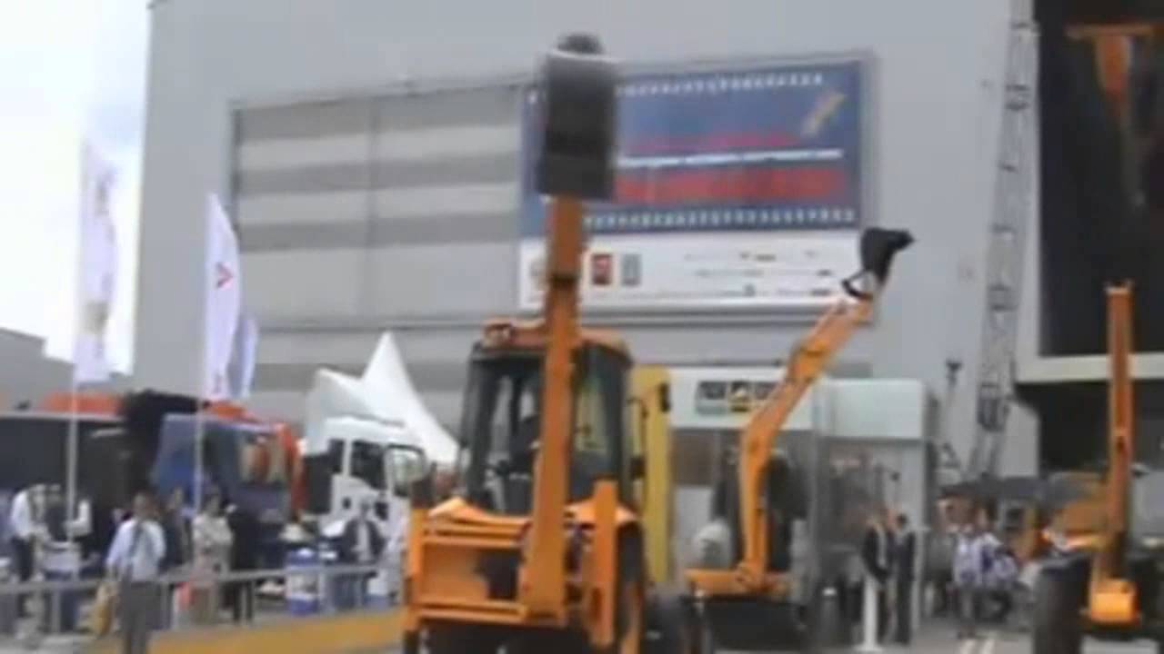 Фантастическая демонстрация погрузчика JCB на выставке CTT в России