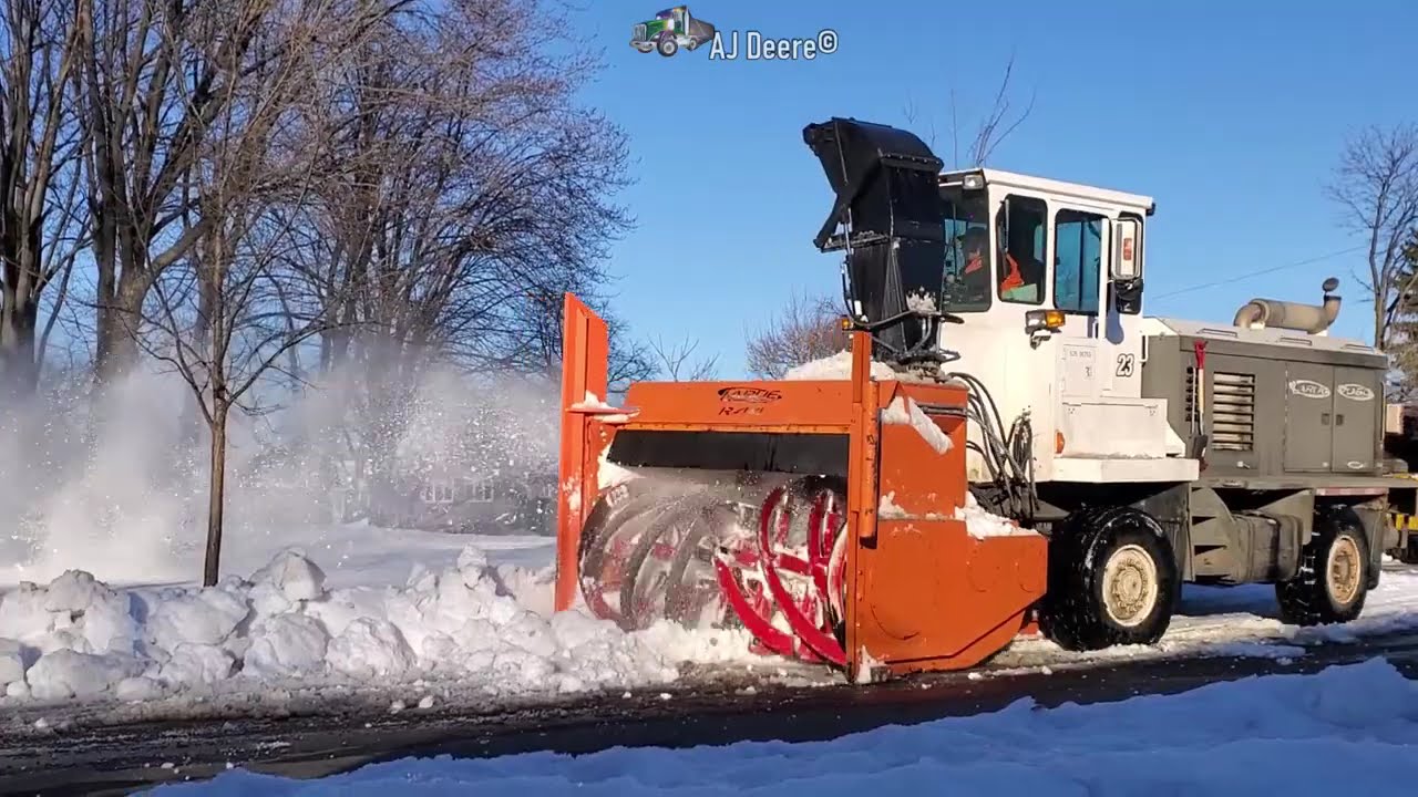 ❄️Side Casting/Side Ejecting LARUE 7060 Blower Truck!❄️