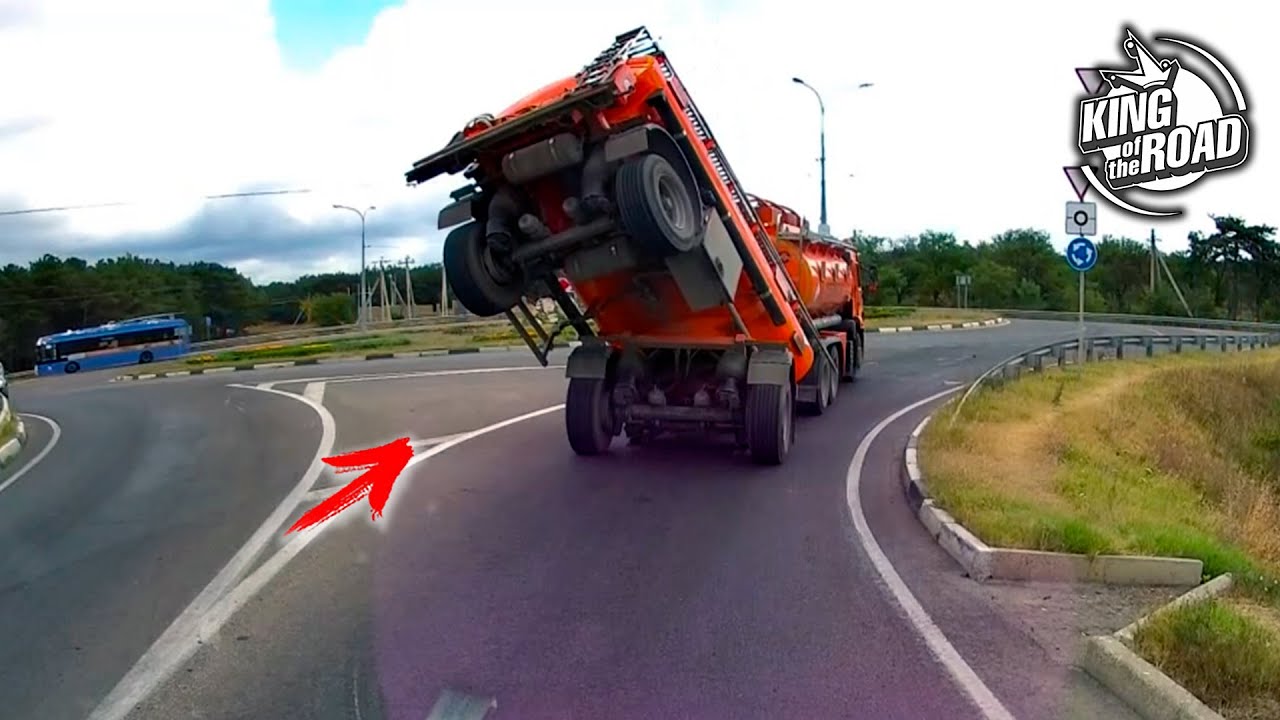 How not to drive your car/Car fails #1 September 2020/Idiot drivers