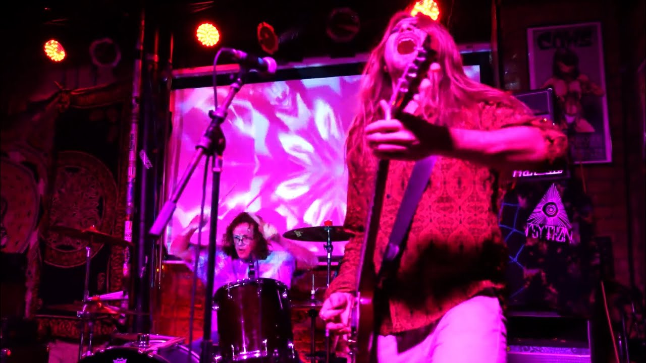 Electric Wizard - Barbarian (Psythøn cover live from Reggie's) 