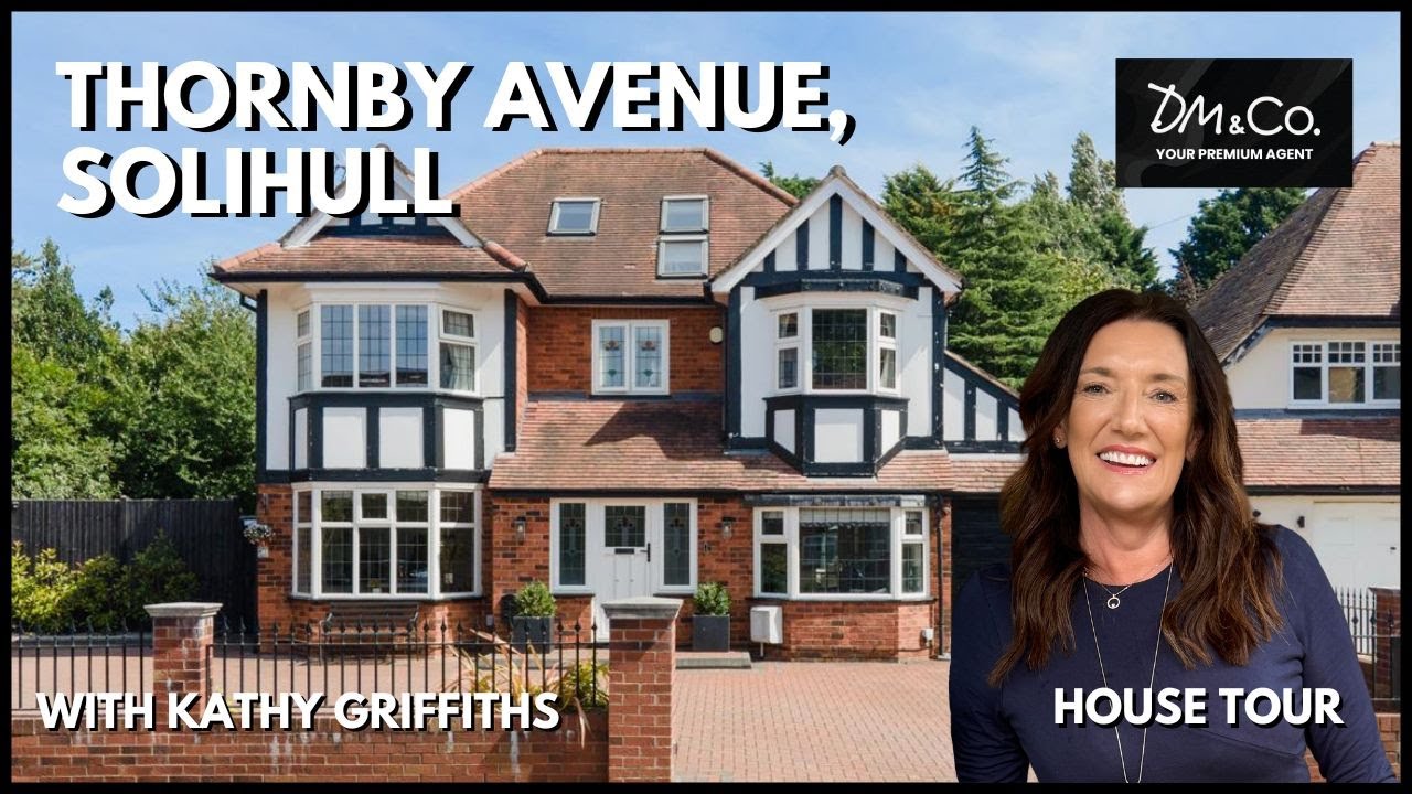 Stunning five bedroom Family Home Near Solihull Town Centre! Spacious, Modern, & Full of Potential!