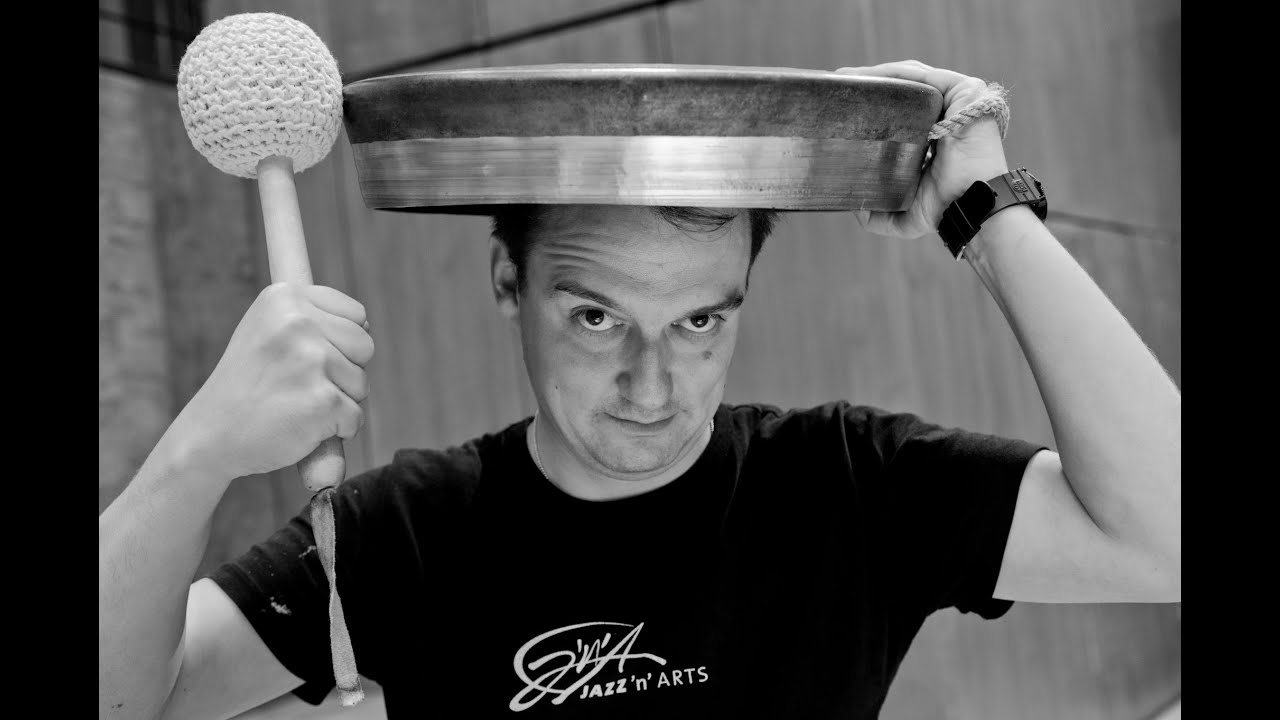 Markus Faller on Percussion