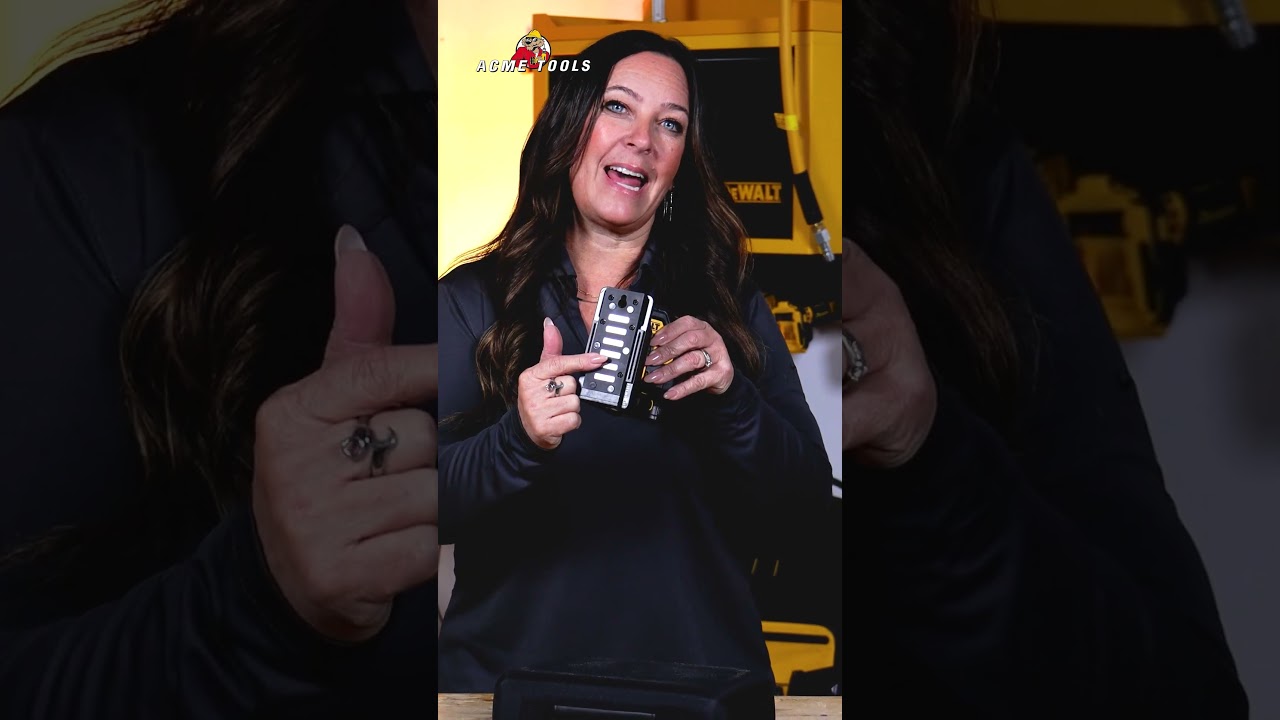 DEWALT (DCLE14201G) USB Rechargeable Green Cross Line Laser Kit