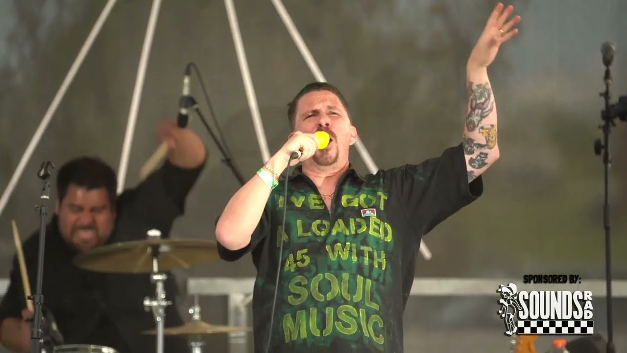 The Aggrolites performing the Banana Song at the 2023 Supernova Ska Festival