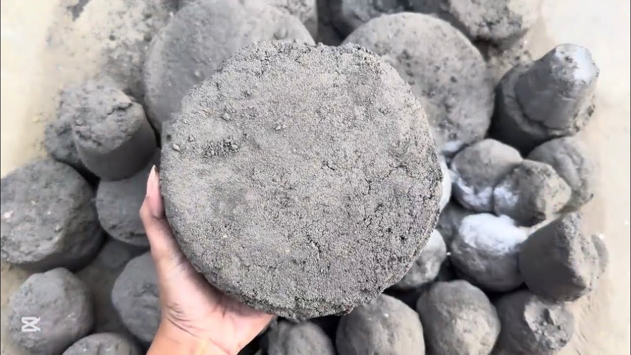 Black sand satisfying video 🔥crispy sand dry floor crumbling ❤️
