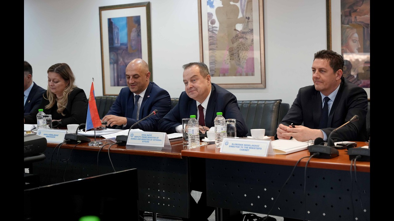 Ministar Dačić sastao se sa ministrom za zaštitu građana Republike Grčke Mihalisom Hrisohoidisom