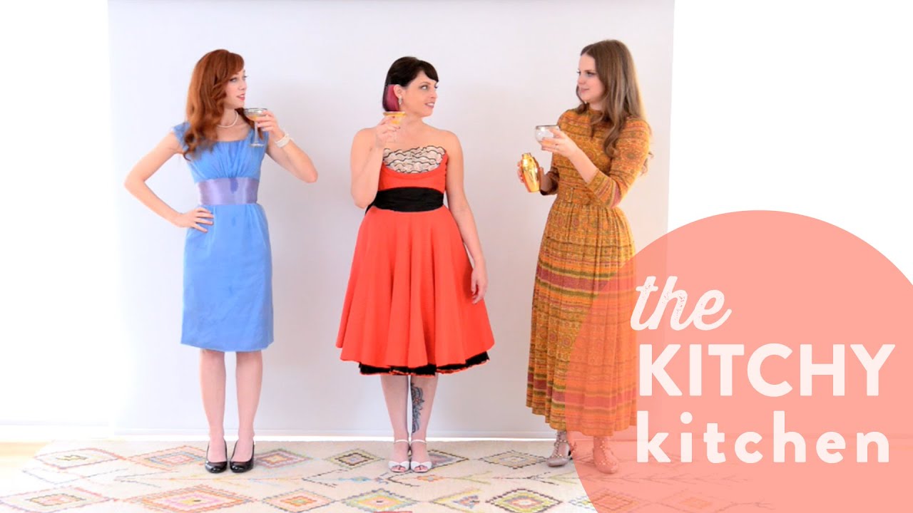 Battle of the Vintage Dresses with Alie and Georgia! // Up Close with Claire