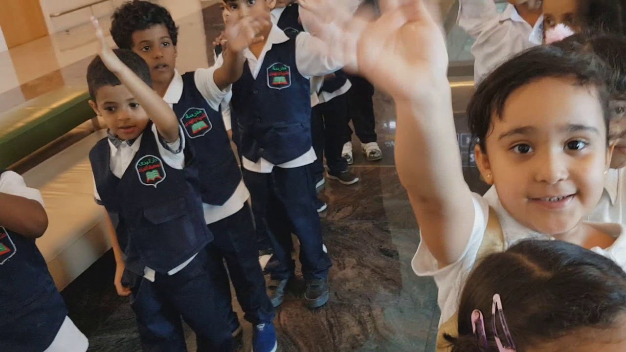 زيارة ينابيع الهدى ونفحات الهدى الى مطار صلالة مدرسة ضياء الهدى تصوير و مونتاج فهيمة العمودي