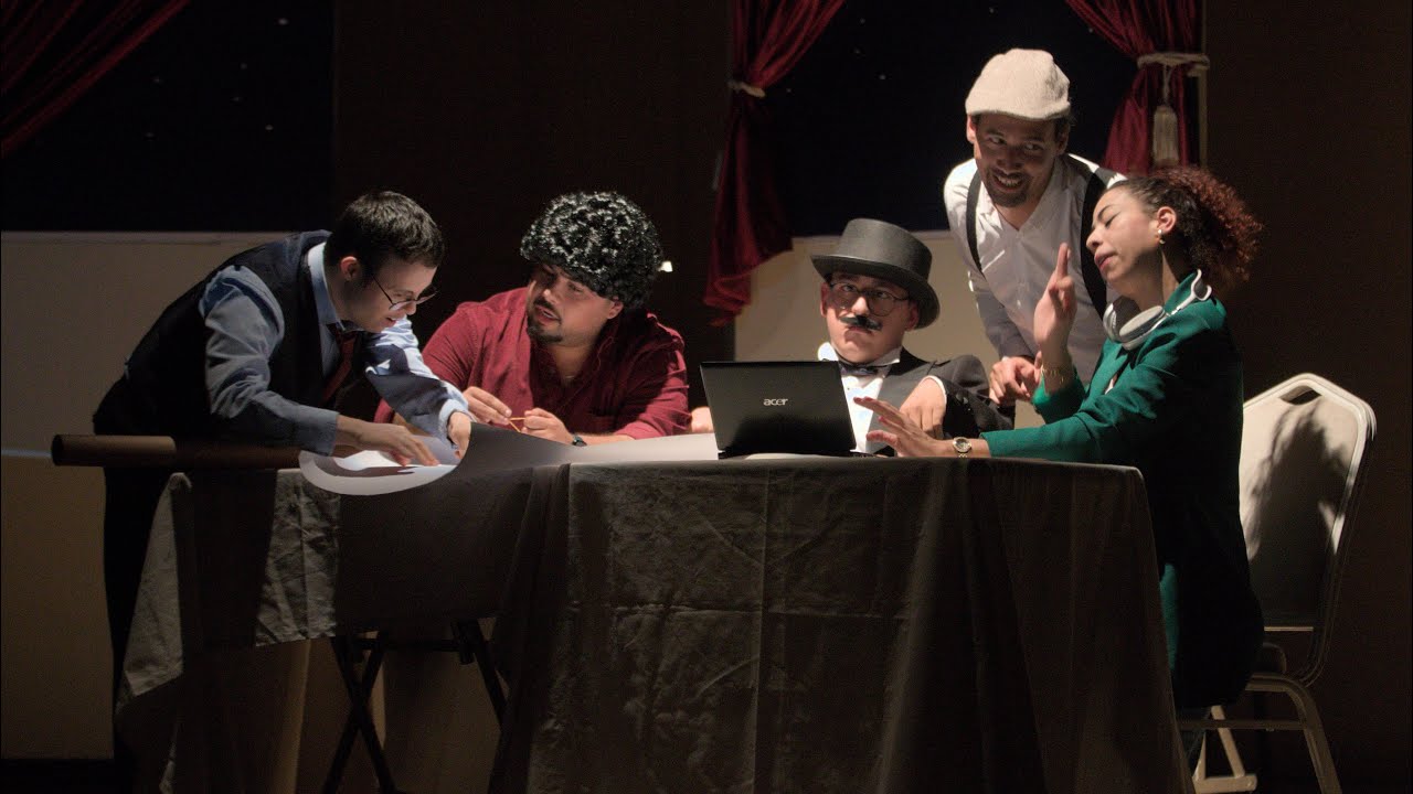 FIRST CLASS عرض فرقة يانيس في قاعة باحنيني 🎭