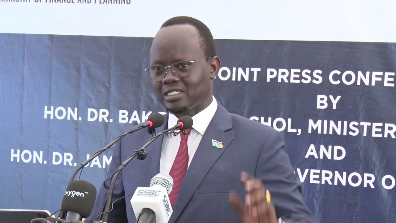 Minister of Finance and Planning, Hon. Dr. Bak Barnaba Chol addressing journalists on fiscal policy