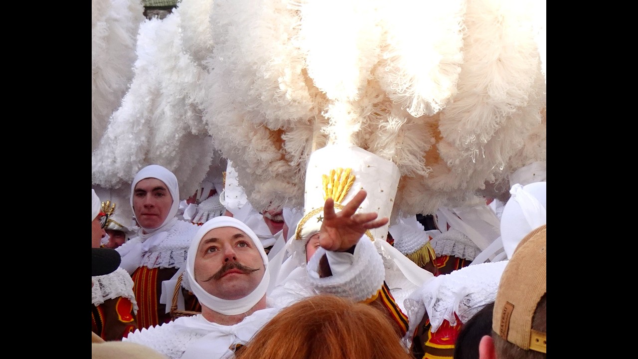 Carnaval de Binche, Mardi Gras -  partie 3 - après-midi - les Gilles