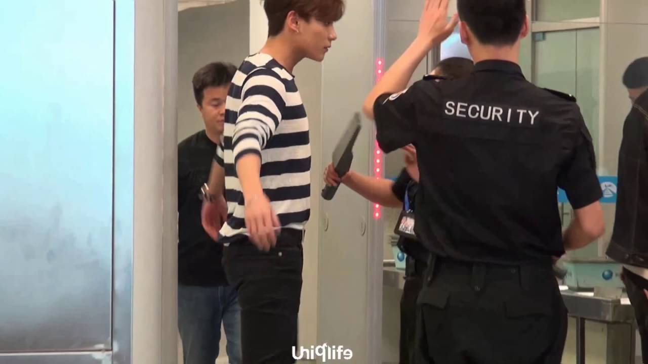 160409-10 PEK  Airport - UNIQ