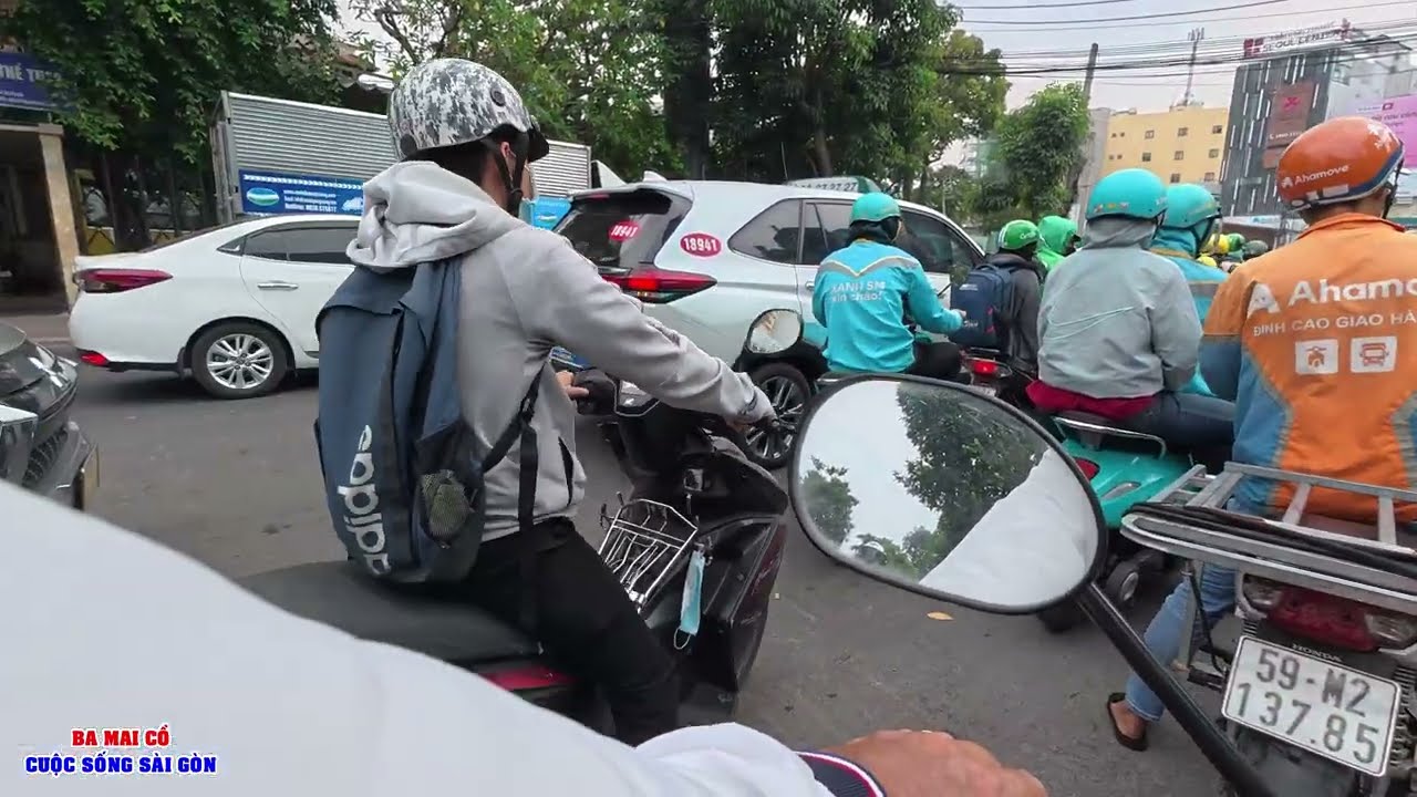 NGÀY TẾT CUỐI NĂM VIỆT KIỀU COI LẠI LĂNG ÔNG BÀ CHIỂU, CẦU BÔNG, CHỢ TÂN ĐỊNH HAI BÀ TRƯNG CÓ GÌ MỚI