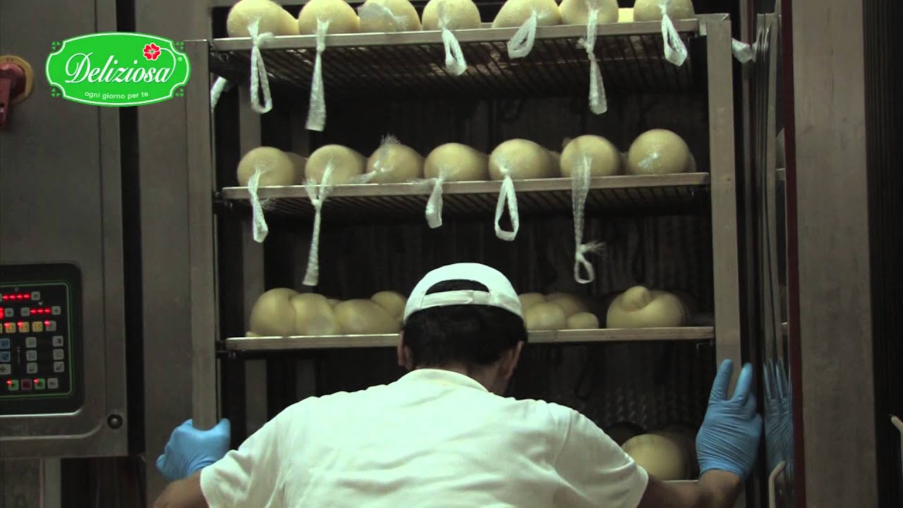 White and smoked Scamorza (English) - Delizia Spa