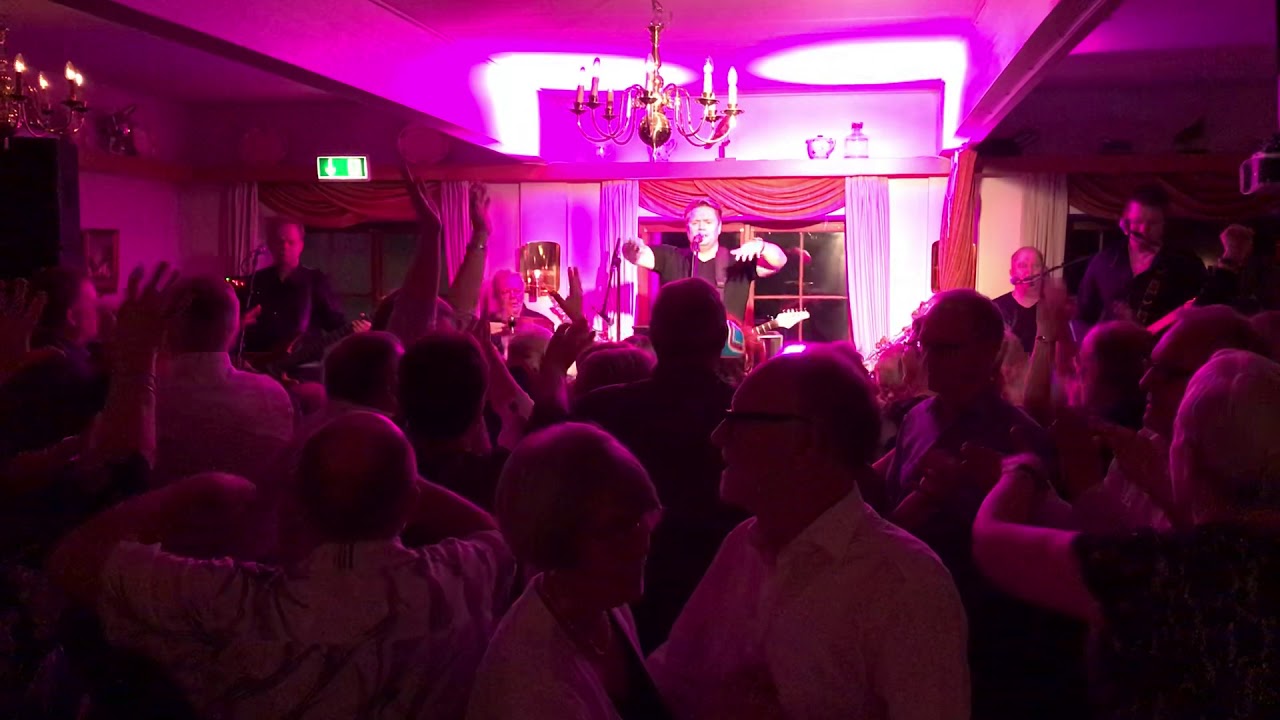 Kandis: Johnny B Goode Medley...