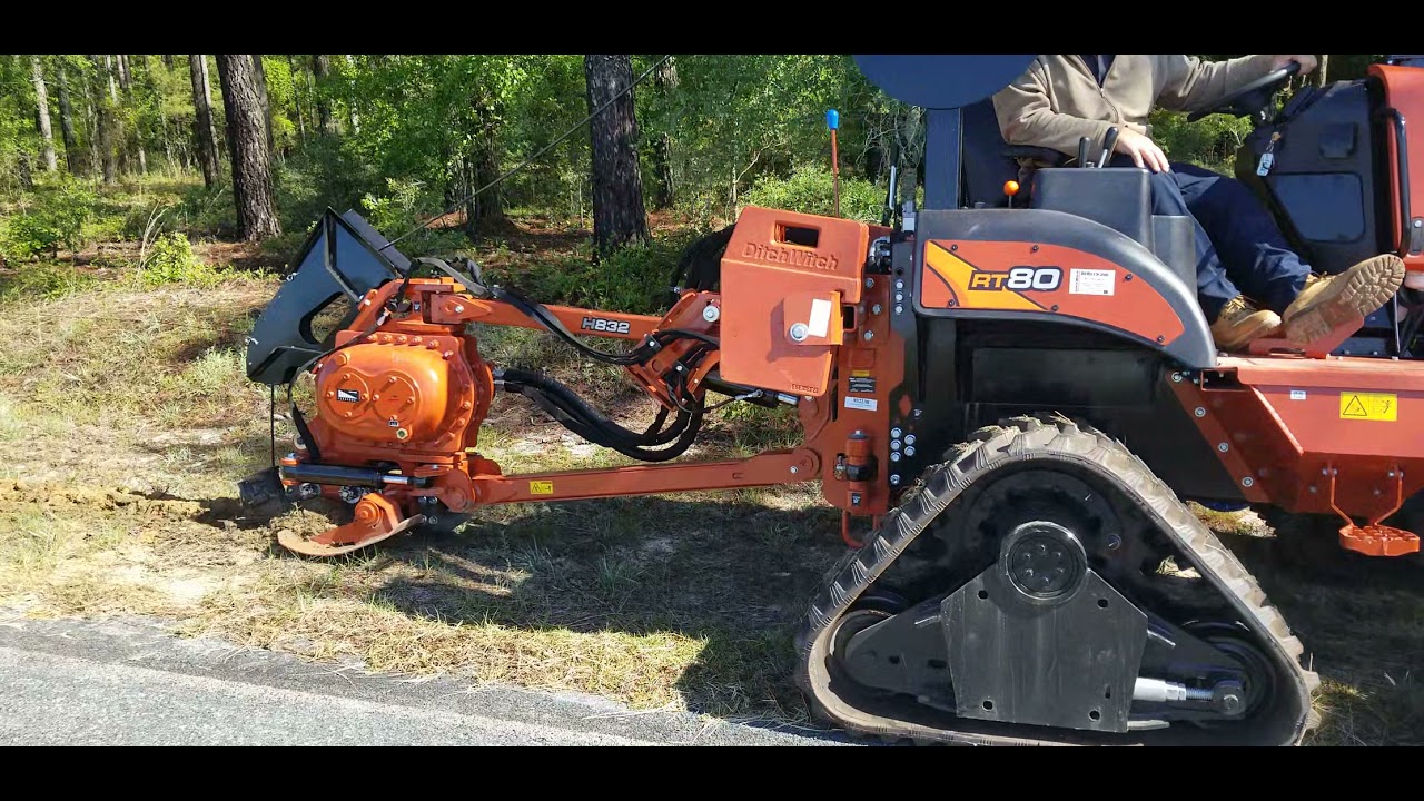 Ditch Witch RT80 Quad track plow/reel carrier installing cable 36