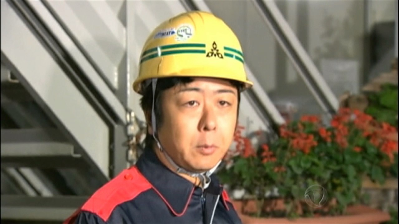 Japoneses dão show de eficiência ao fechar cratera gigante em dois dias