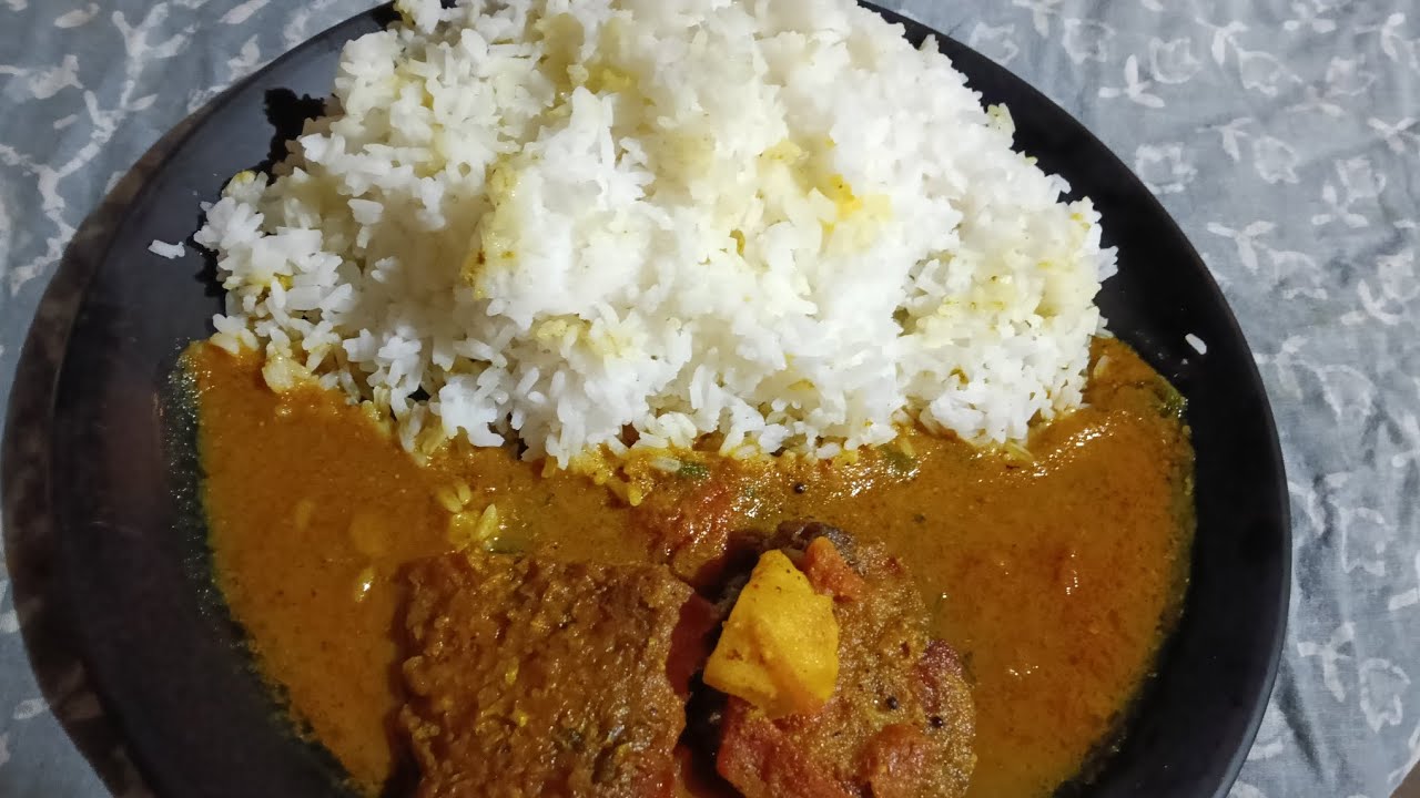 Hello doston aaj main khane wala hun fish Kari aur rice 🍛