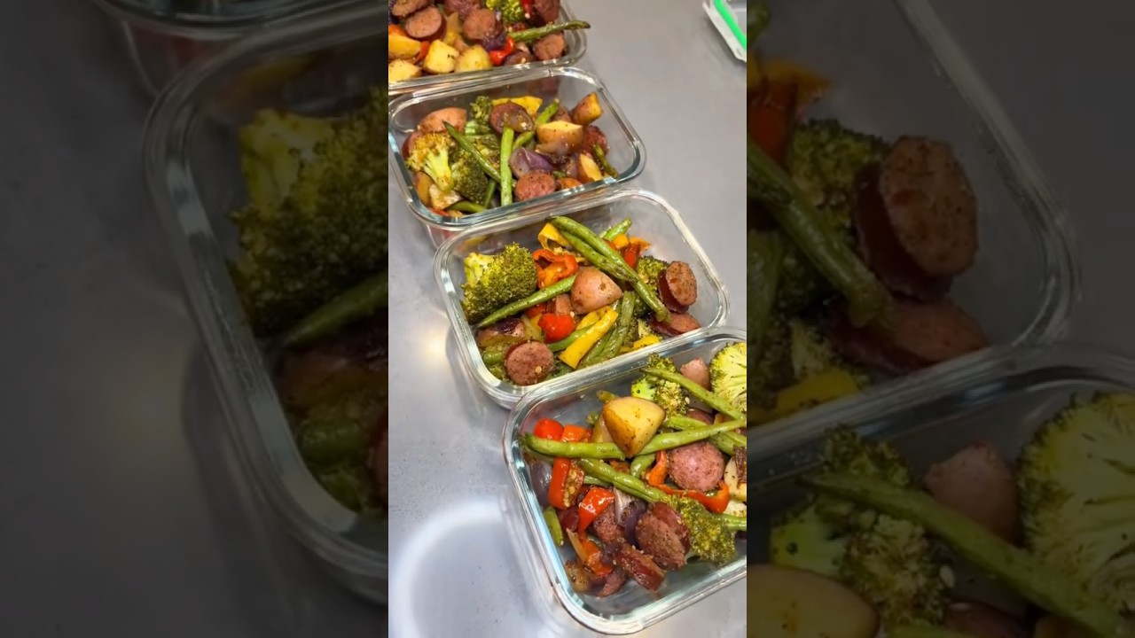 Quick and easy meal prep! Sausage and veggies sheet bake🔥😍 #sheetpandinner #cooking #recipe #keto