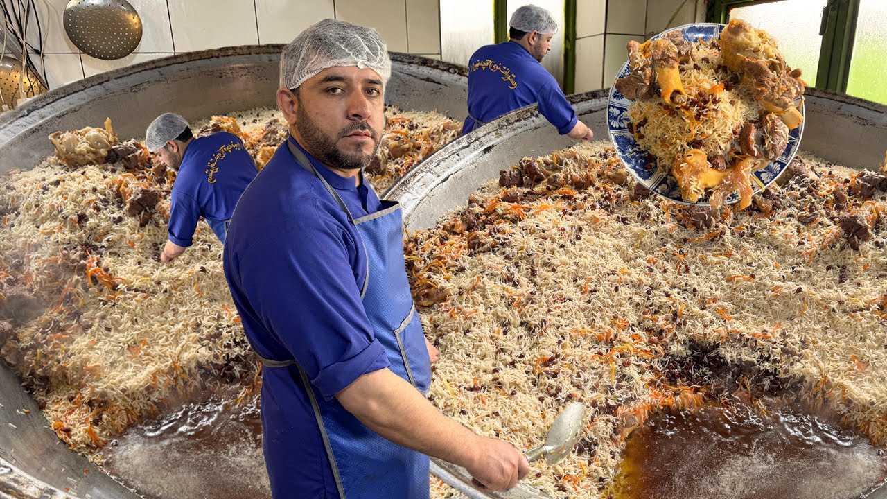 UNREAL! 2 BIG UZBEK PULAO PREPAIRED FOR 1000 MEN IN KABUL, AFGHANISTAN | Famous Aqcha Hotel
