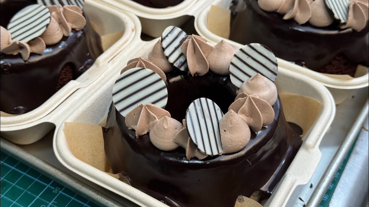 CHOCOLATE FUDGE CAKE RECIPE