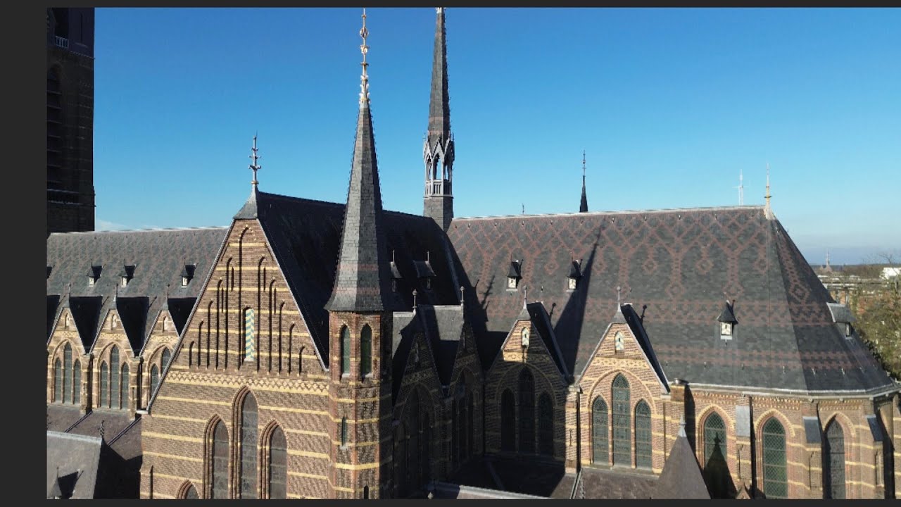 #52 Dronebeelden van de Sint Vituskerk in Hilversum