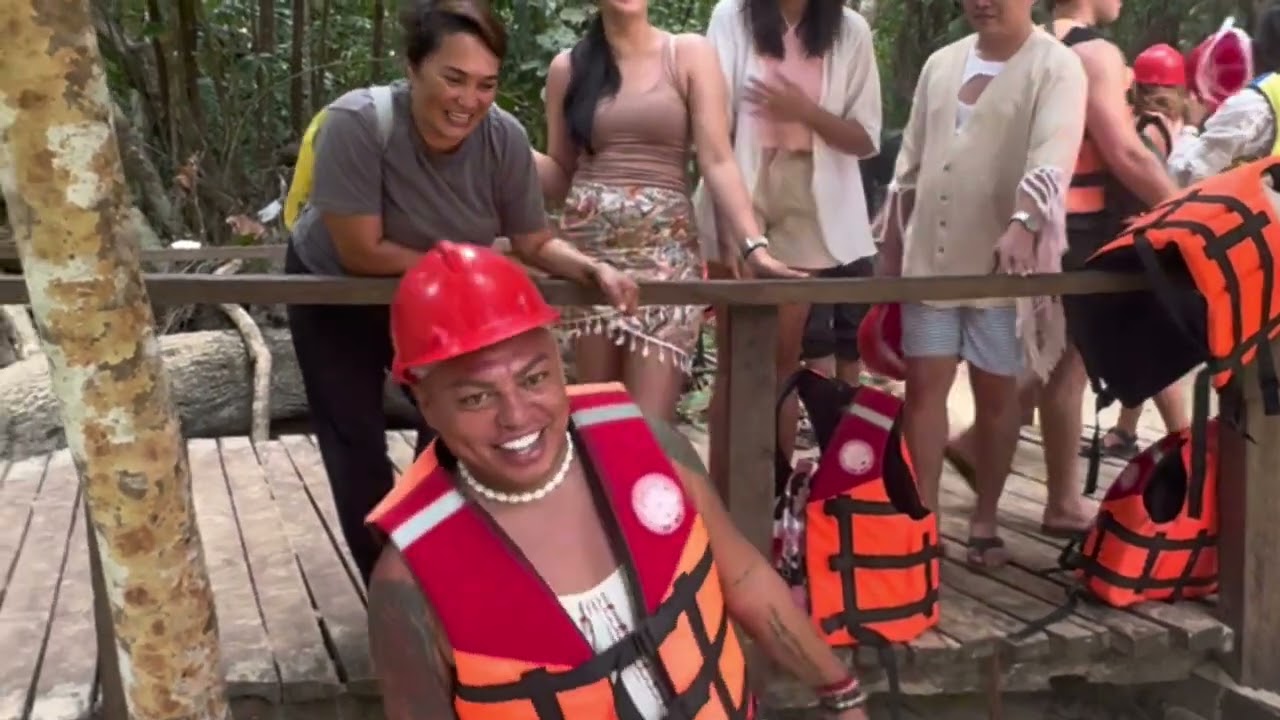 the beauty of underground river in palwan @BrendaMageOfficial @BritMeToLife lkfam